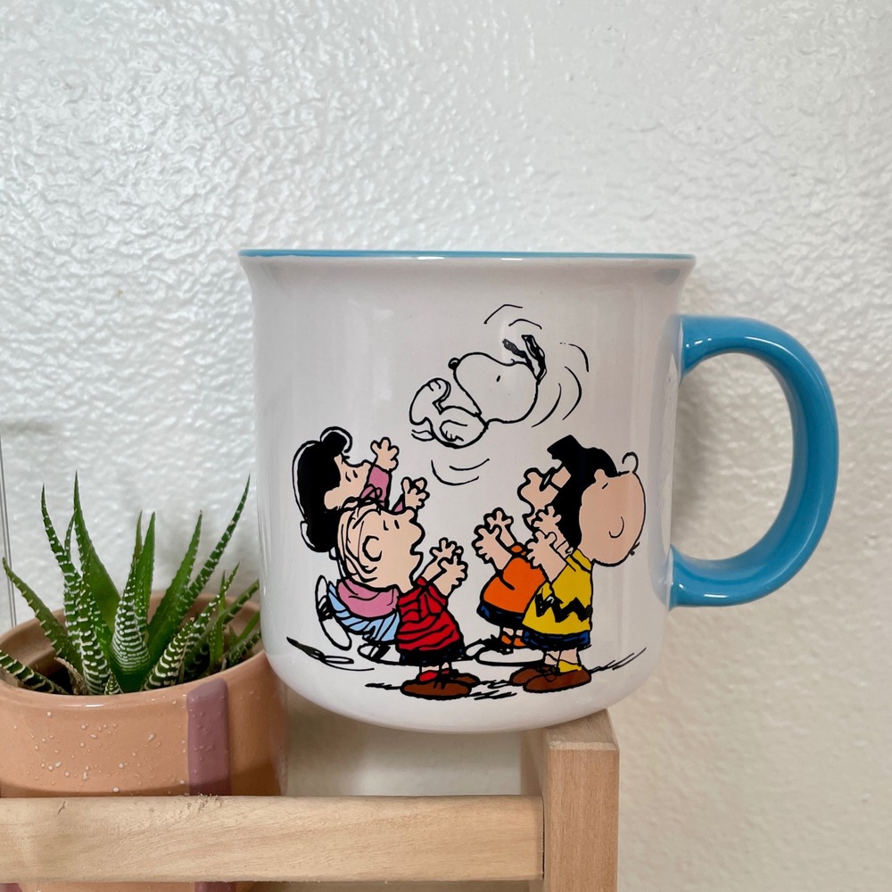 Peanuts Snoopy Charlie Brown Friends Stoneware Mug 21oz Blue White Gibson